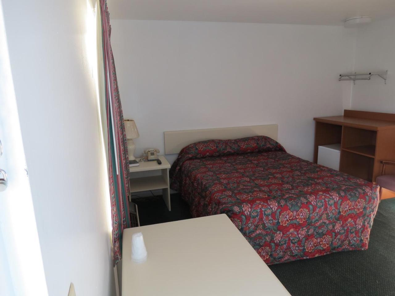 Boone Trail Motel 2*